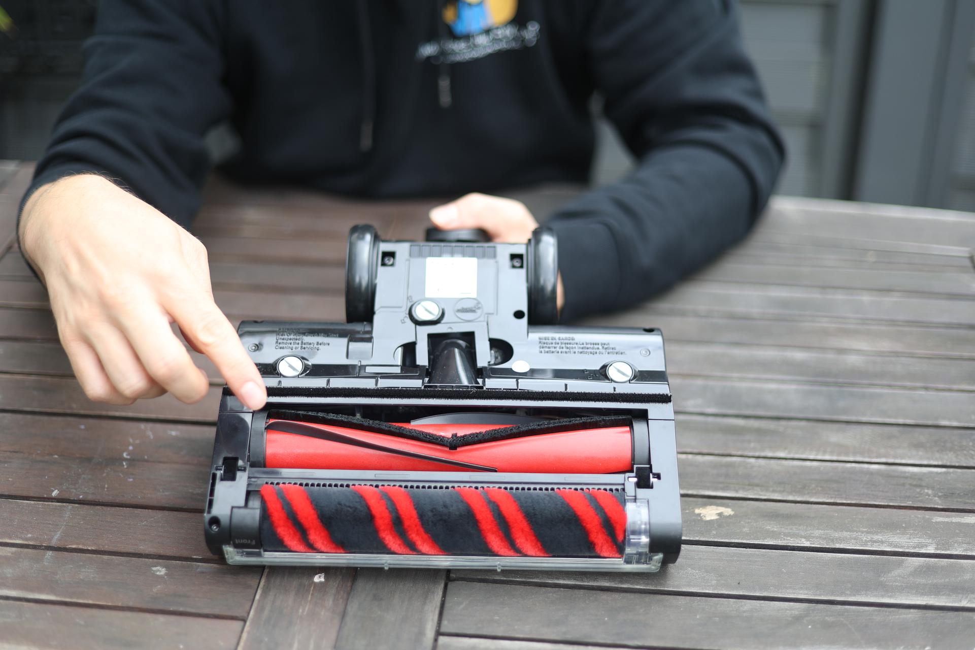 Die zwei Bürstenrollen der Shark Stratos DuoClean Powerfins Bürste